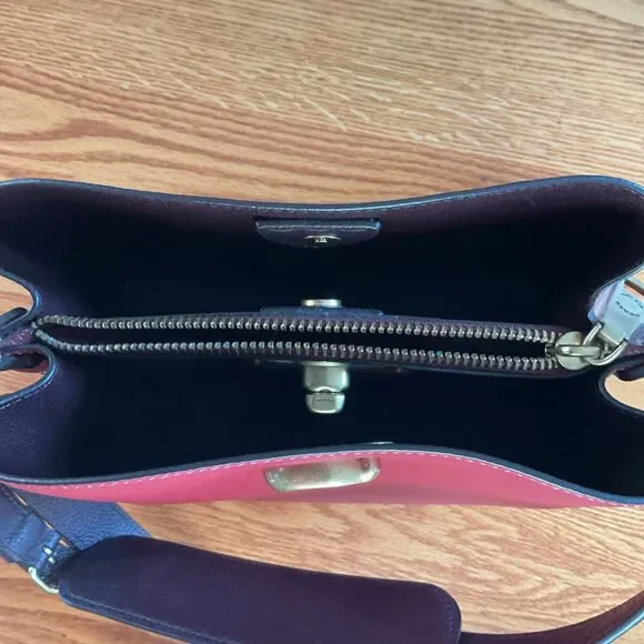 Coach Red Leather Medium Shoulder bucket Bag - Picture 6 of 8